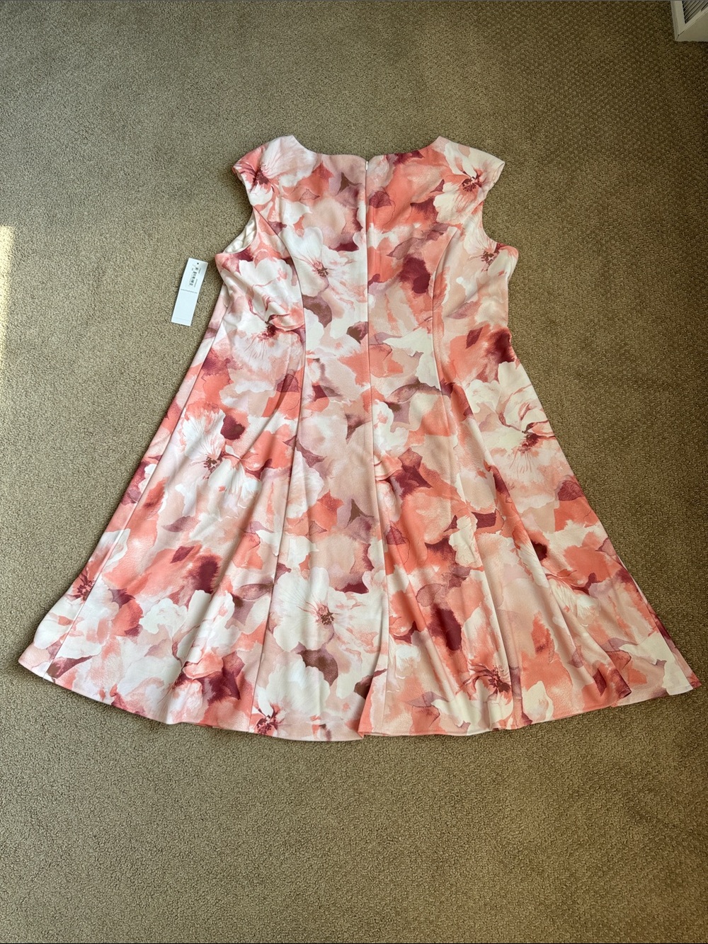 202M NWT London Times Plus Size Cap Sleeve Fit & Flare Dress - Size: 18W - Picture 10 of 11